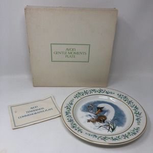Wedgwood Decorative Plate Avon 1975 Gentle Moments Swan Enoch 8.75" Collectible